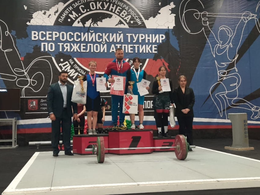Четыре медали выиграли юные тяжелоатлеты Забайкалья на Всероссийских соревнованиях в Чехове